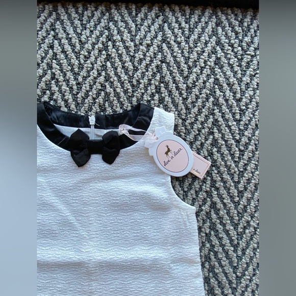 Little girls white, scalloped, collared shirt - Picture 2 of 2